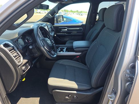 Used 2023 RAM 1500 Big Horn AWD/4WD image 5