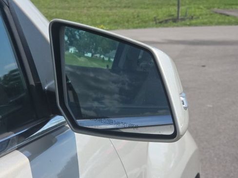 Used 2017 GMC Acadia Limited SLT FWD image 6