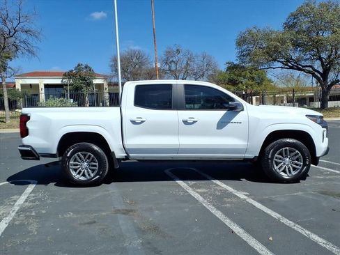 Used 2024 Chevrolet Colorado LT w/ LT Convenience Package image 6