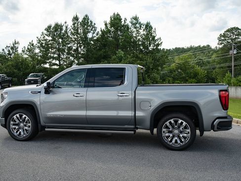 Used 2025 GMC Sierra 1500 Denali w/ Denali Reserve Package AWD/4WD image 16