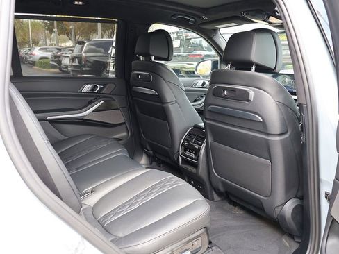Used 2026 BMW X7 M60i image 40