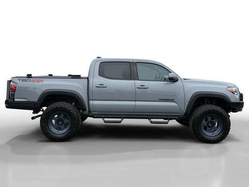 Used 2021 Toyota Tacoma TRD Off-Road image 6