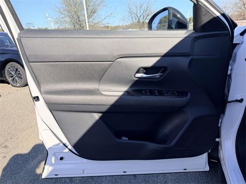 New 2026 Nissan Kicks SV image 14