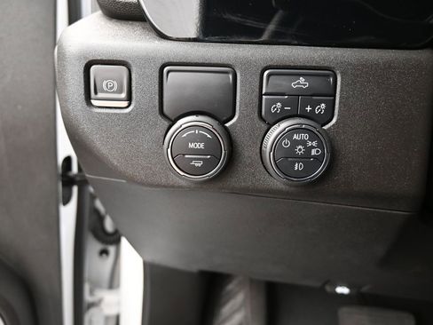 Used 2023 Chevrolet Silverado 1500 RST image 32