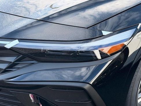 New 2026 Hyundai Elantra SE FWD image 20