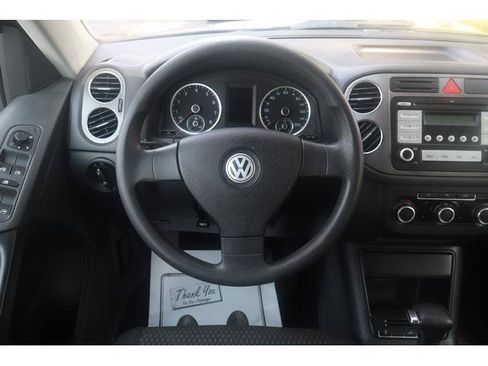 Used 2010 Volkswagen Tiguan SE AWD/4WD image 10