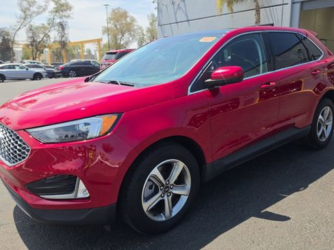 Certified 2023 Ford Edge SEL w/ Convenience Package AWD/4WD image 3