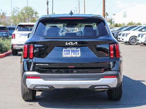 New 2026 Kia Sorento LX image 8