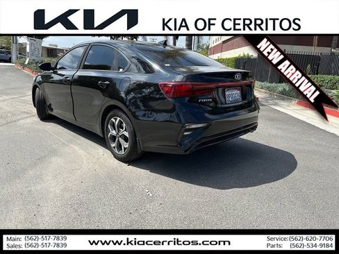Used 2020 Kia Forte LXS FWD image 3