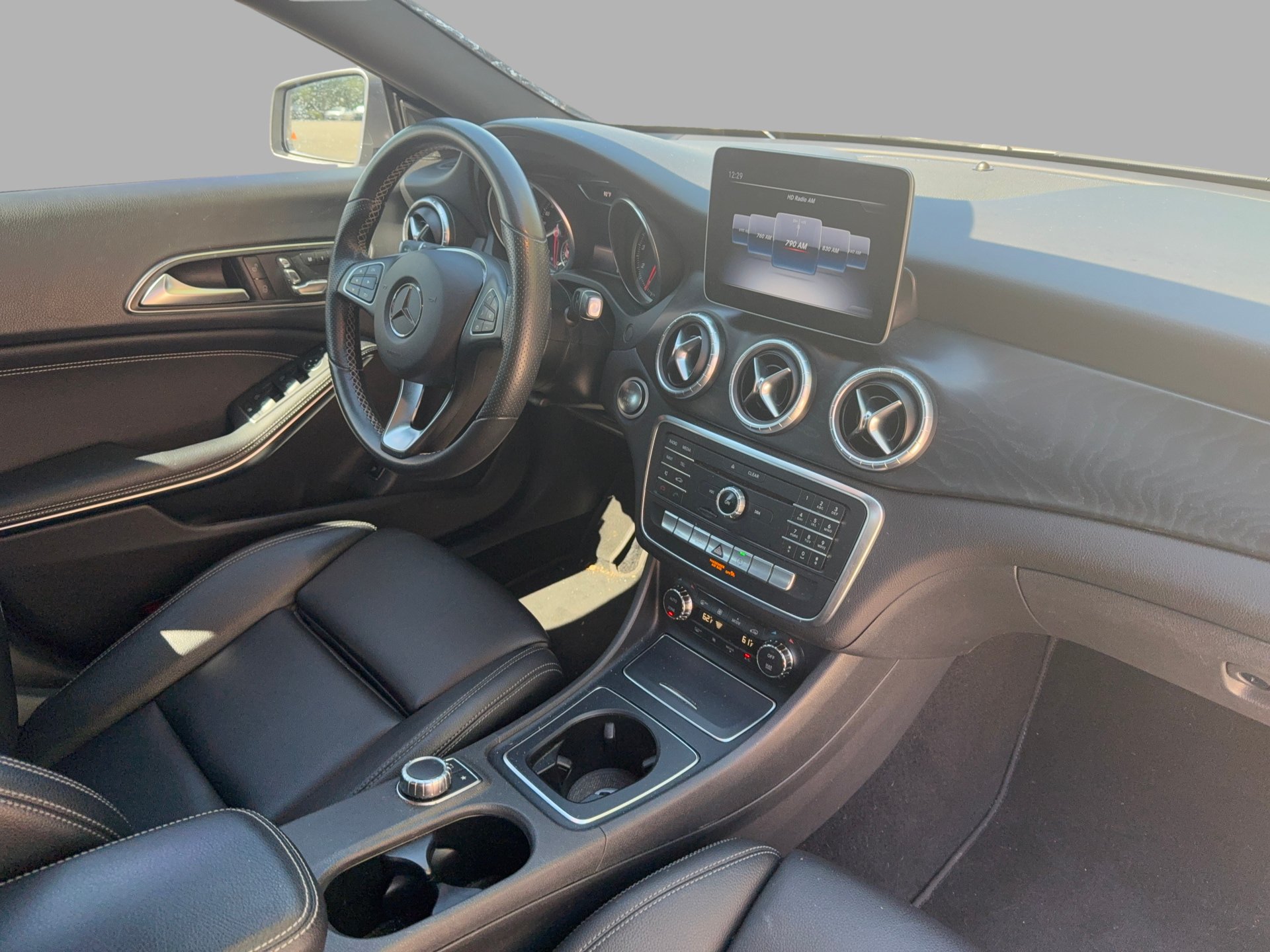 Used 2018 Mercedes-Benz CLA 250 image 12