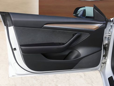 Used 2021 Tesla Model 3 Performance image 21