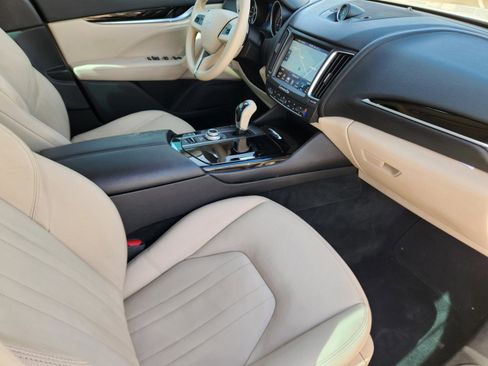 Used 2018 Maserati Levante image 17