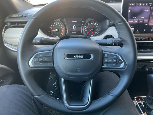 Used 2024 Jeep Compass Limited image 25