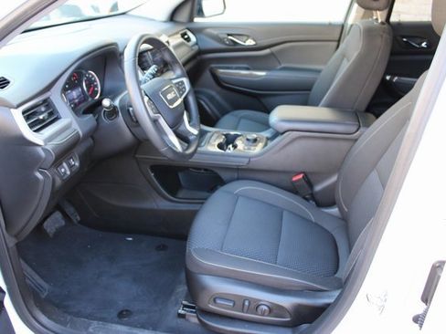 Used 2023 GMC Acadia SLE w/ Driver Convenience Package image 16