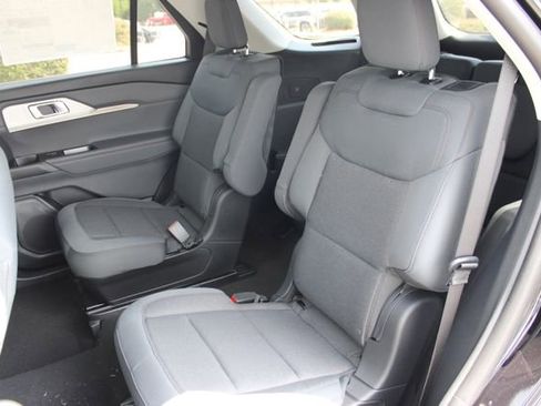 New 2026 Ford Explorer Active RWD image 12