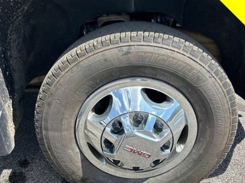 Used 2024 GMC Sierra 3500 SLE w/ SLE Value Package AWD/4WD image 4