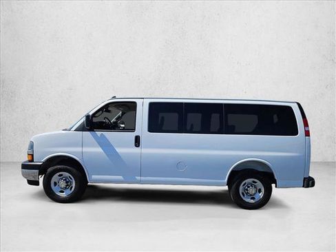 Used 2025 Chevrolet Express 2500 LT w/ LT Preferred Equipment Group RWD image 17