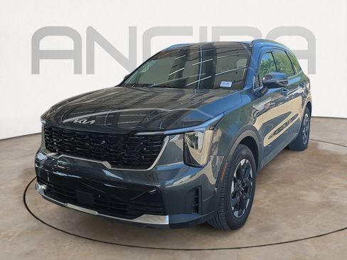 Certified 2025 Kia Sorento S FWD image 4