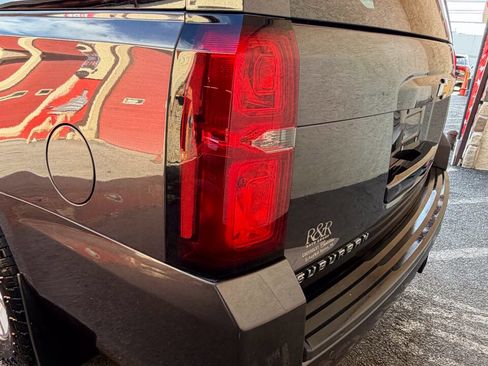 Used 2015 Chevrolet Suburban LT AWD/4WD image 19