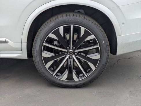 New 2026 Volvo XC90 T8 Ultra w/ Protection Package Premier image 6