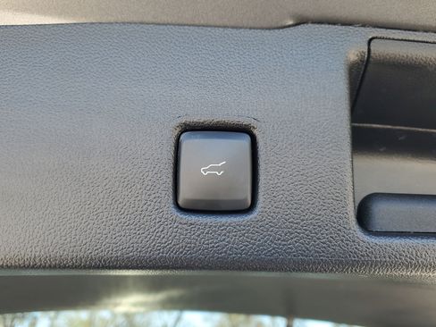 Certified 2025 Ford Escape Platinum w/ Premium Technology Package image 11