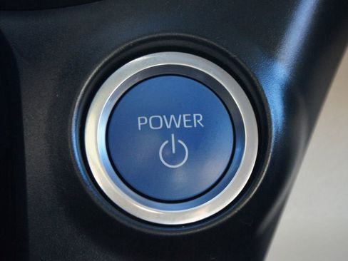 Used 2024 Toyota Sienna XLE image 9