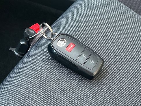 Used 2025 Toyota Prius LE image 22