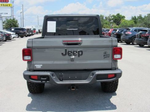 Used 2021 Jeep Gladiator Willys AWD/4WD image 4