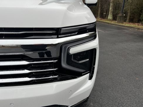 New 2026 Chevrolet Suburban LT image 5