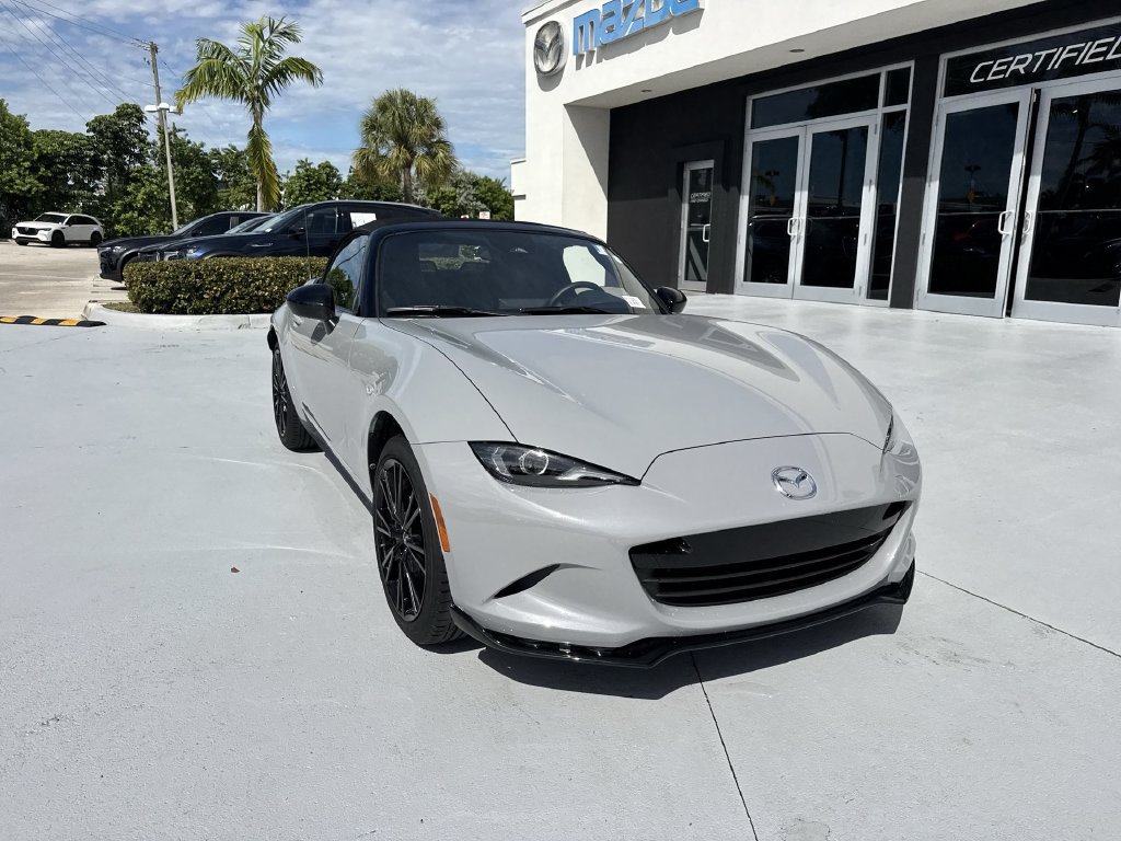 Used 2025 MAZDA MX-5 Miata Club RWD image 7