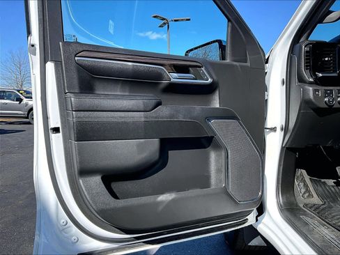 Used 2023 Chevrolet Silverado 1500 LT image 9