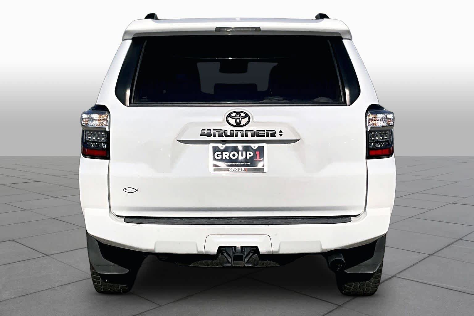 Used 2022 Toyota 4Runner SR5 Premium w/ Moonroof Package RWD image 5