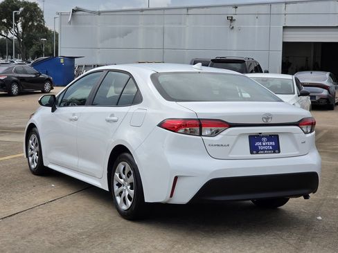 Used 2026 Toyota Corolla LE FWD image 7