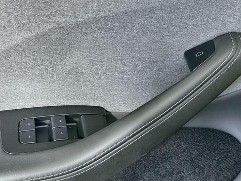Used 2025 Tesla Model 3 Long Range RWD image 15