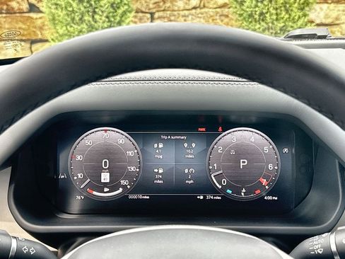 Used 2025 Land Rover Defender 110 X-Dynamic SE AWD/4WD image 22