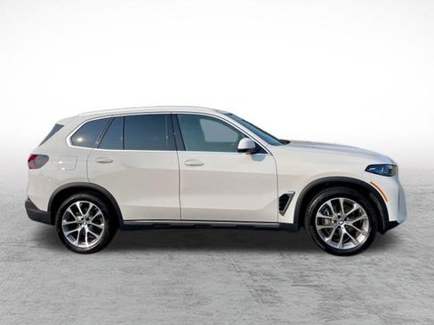 Used 2024 BMW X5 xDrive40i w/ Premium Package AWD/4WD image 4