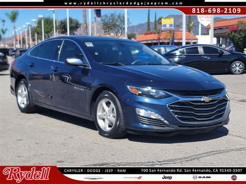 Used 2020 Chevrolet Malibu LT image 1