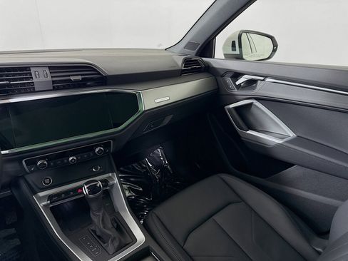 Used 2025 Audi Q3 2.0T Premium w/ Convenience Package image 22