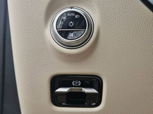 New 2026 Mercedes-Benz C 300 4MATIC Sedan image 22