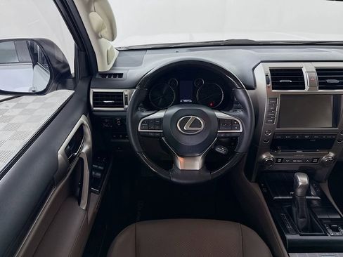 Used 2020 Lexus GX 460 Premium w/ Premium Package image 23