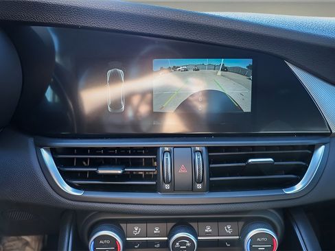 New 2025 Alfa Romeo Giulia Base w/ Driving Assist Package image 15