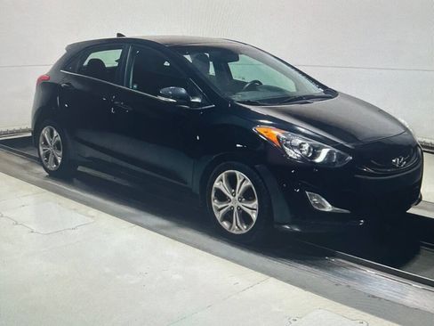 Used 2013 Hyundai Elantra GT w/ Style Pkg FWD image 2