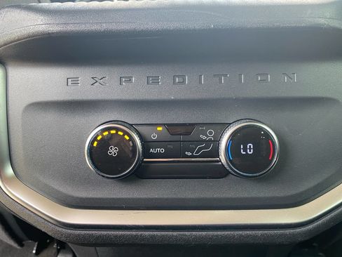 Used 2025 Ford Expedition Active AWD/4WD image 37