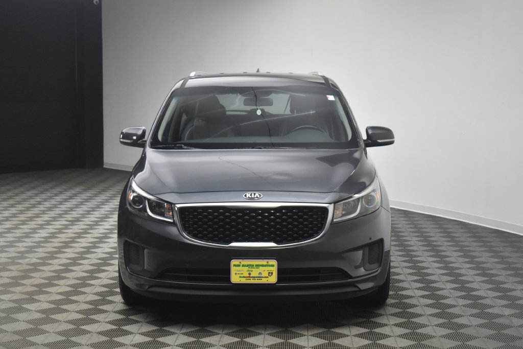 Used 2017 Kia Sedona LX w/ LX Essentials Premium Package FWD image 16