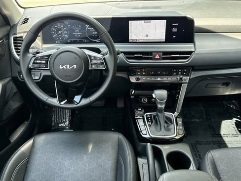 Certified 2024 Kia Seltos EX FWD image 23