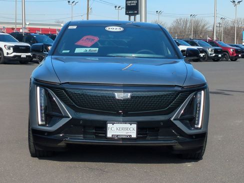 Certified 2024 Cadillac Lyriq Sport image 3