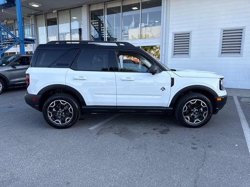 Used 2025 Ford Bronco Sport Outer Banks w/ Outer Banks Tech Package+ AWD/4WD image 6
