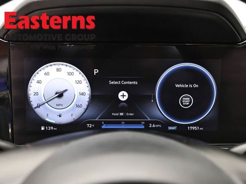 Used 2023 Hyundai Elantra Limited w/ Preferred Accessory Package FWD image 18