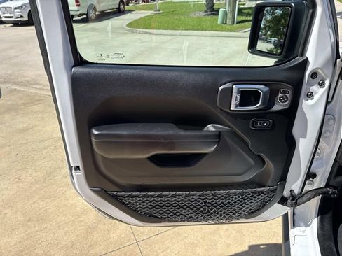 Used 2021 Jeep Gladiator Sport AWD/4WD image 22