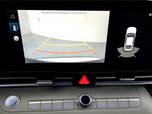 Used 2023 Hyundai Elantra Limited image 43